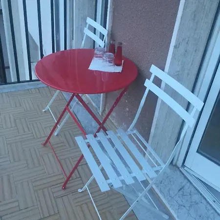 Lg House